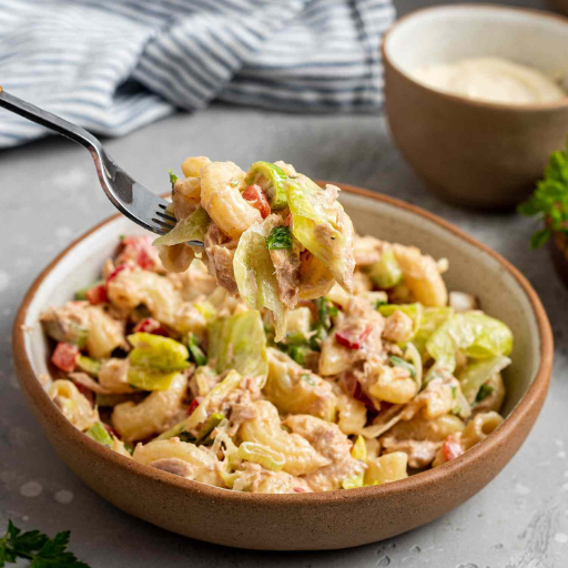What are Some Side Dishes to Serve with Tuna Macaroni Salad?